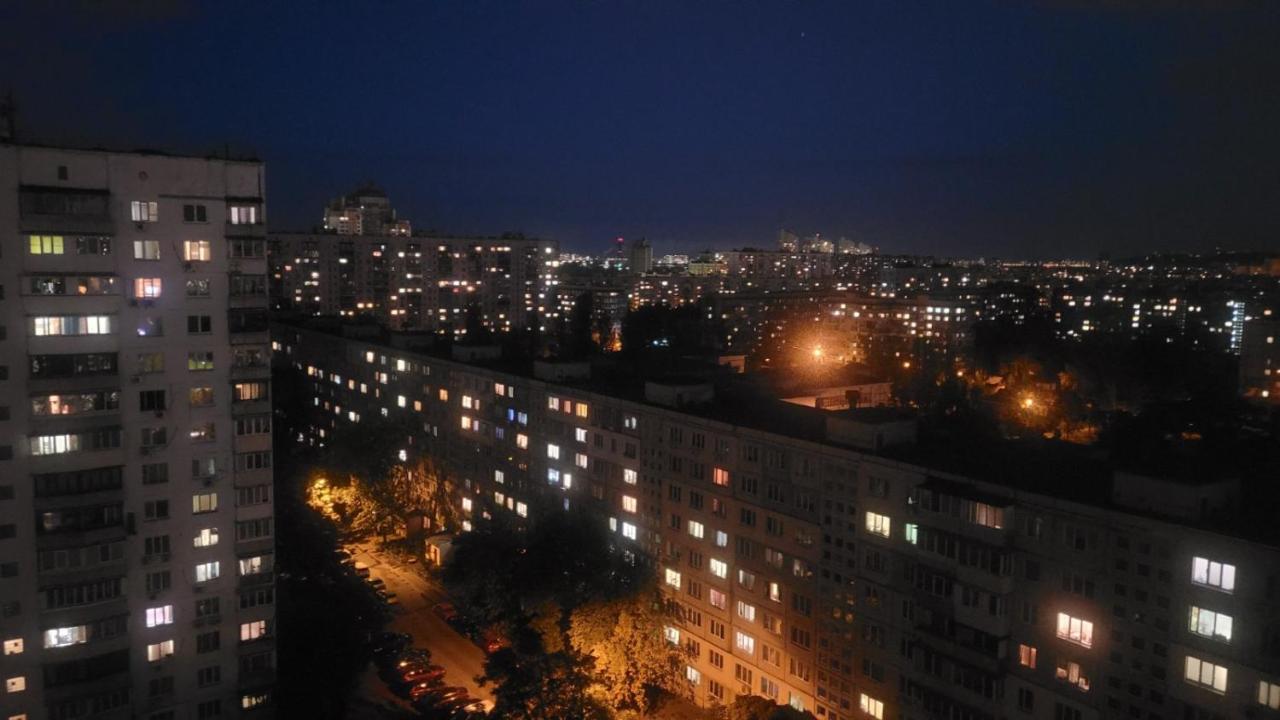 Чудова квартира для відпочинку і роботи на Оболоні Киев Экстерьер фото
